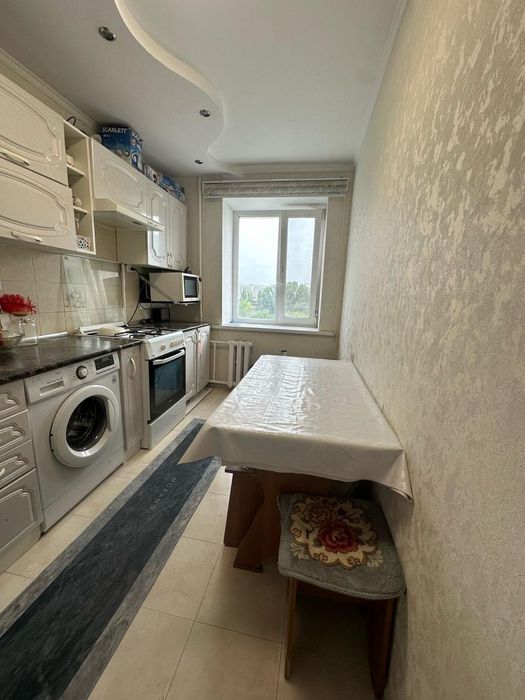 Продам 3мком 6 мкр 2002 года кирпичный