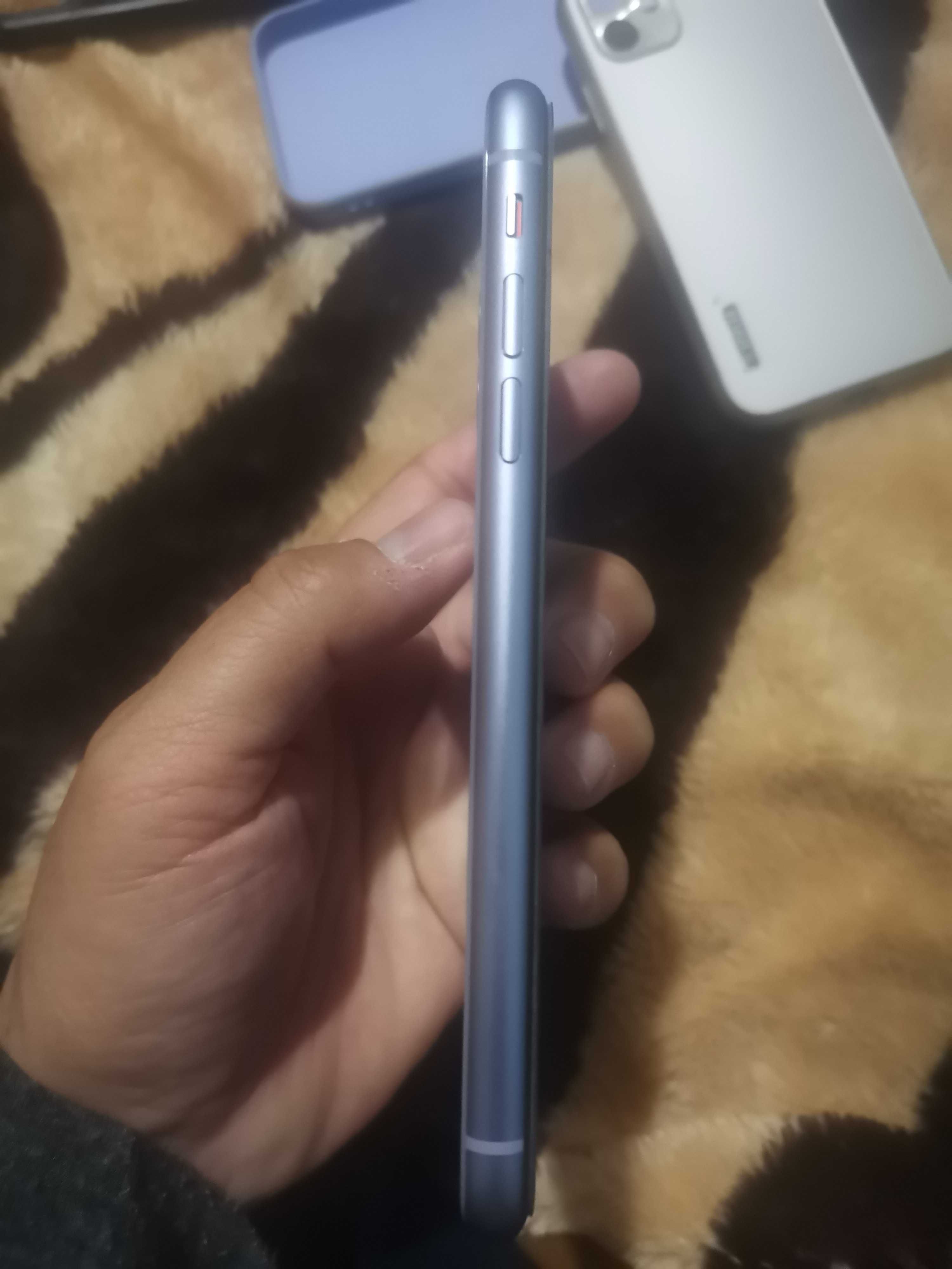 IPhone 11,,128 gb