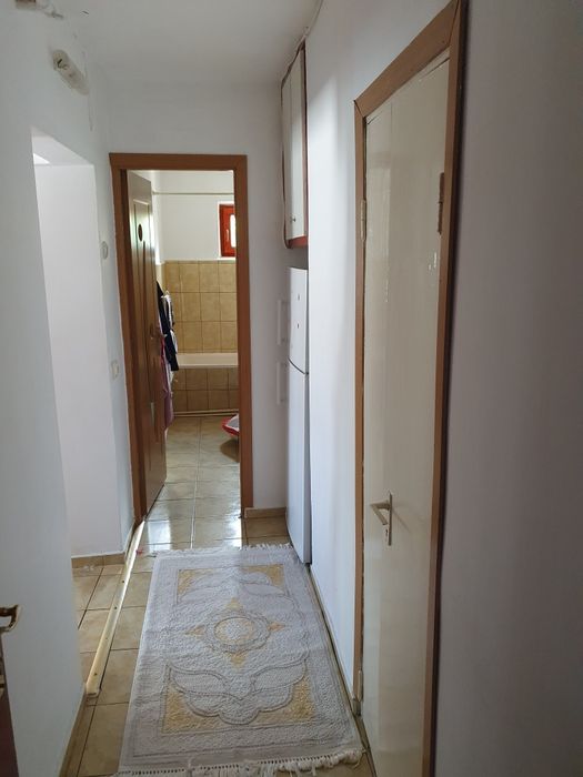 garsoniera 30 mp, et.2, de inchiriat, str Privighetorilor