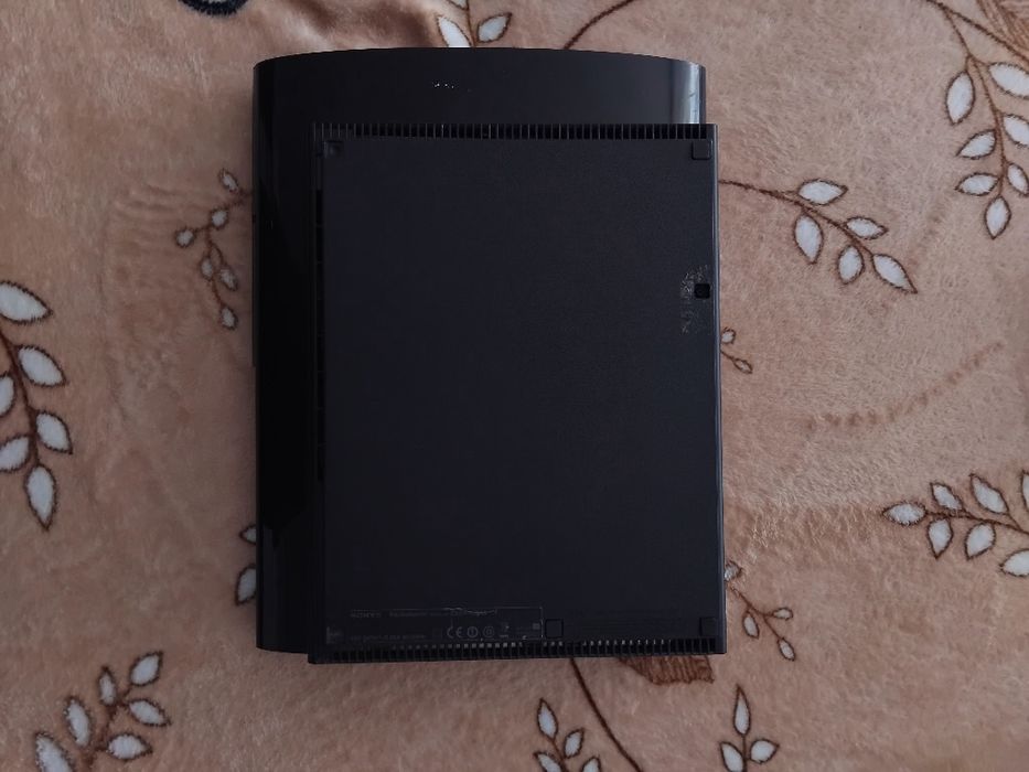 Vând ps3 super slim, dețin bon fiscal