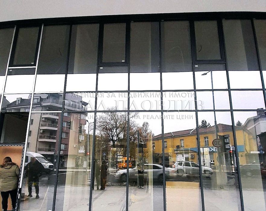 Продава се Офис в Пловдив, Кючук Париж - 180 кв.м за 2200 €/кв.м - Снимка #1