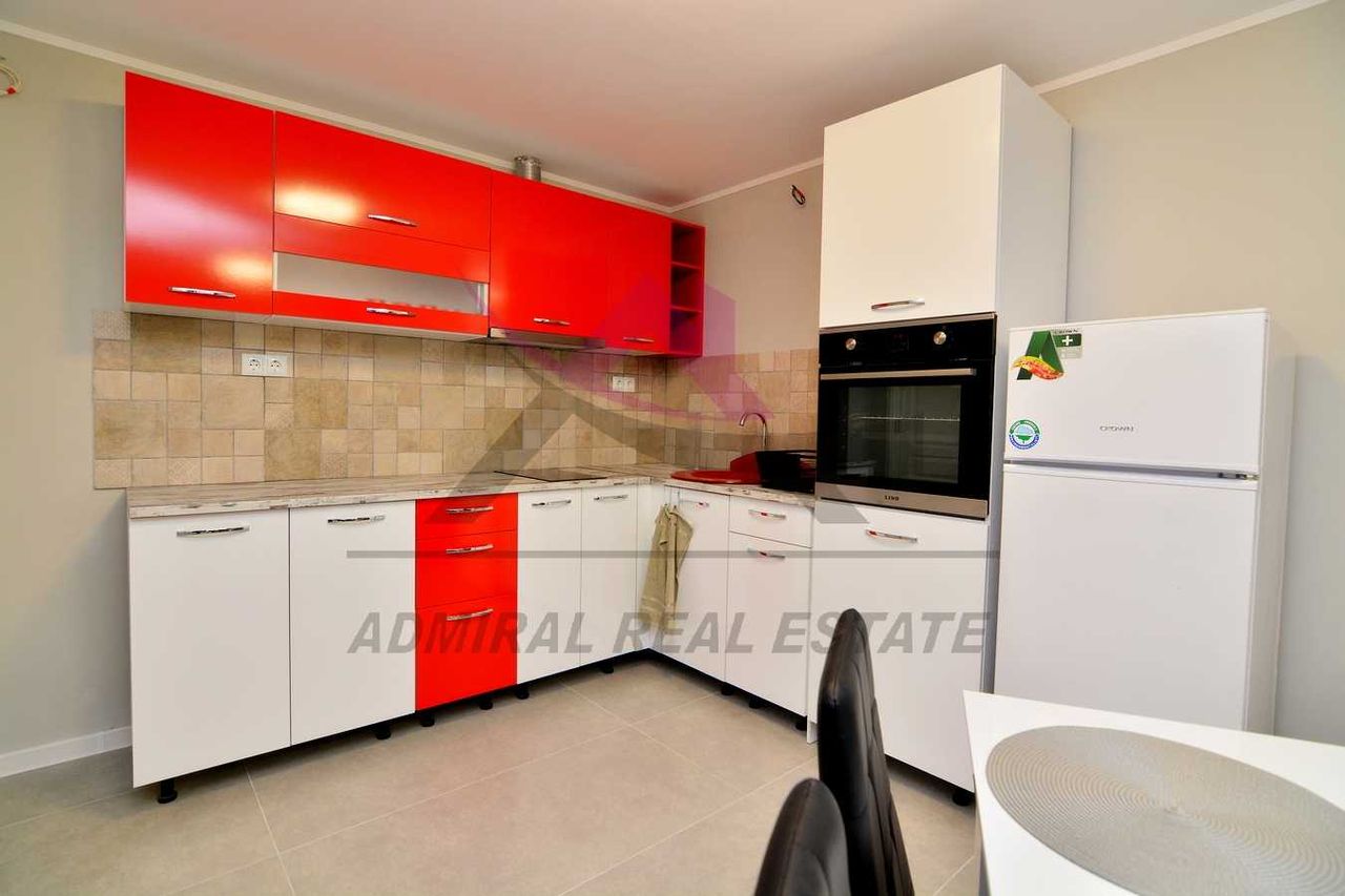 Дава се под наем Тристаен апартамент в Варна, Левски - 87 кв.м за 600 € - Снимка #1