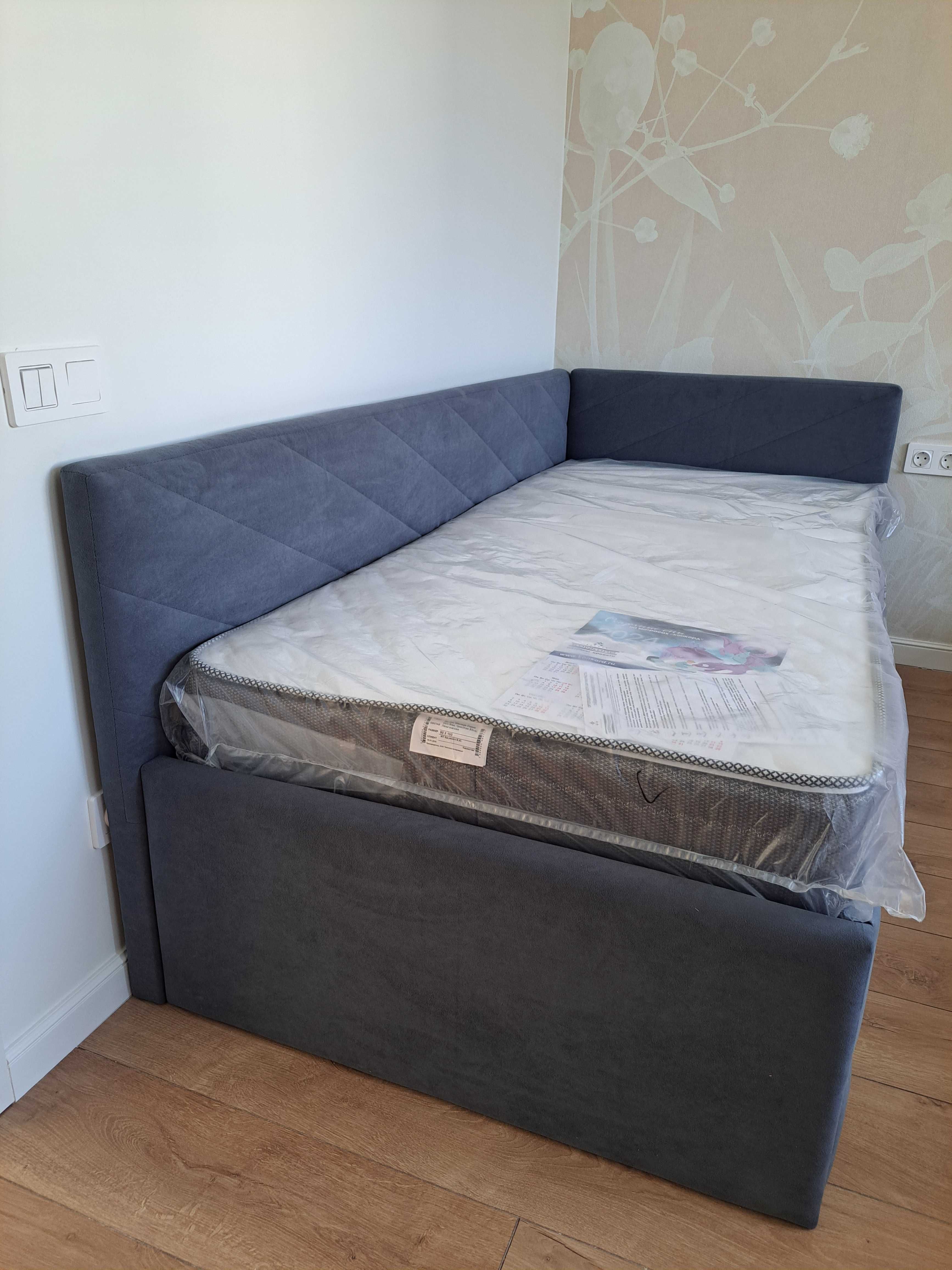 Кровать новая (серого цвета)