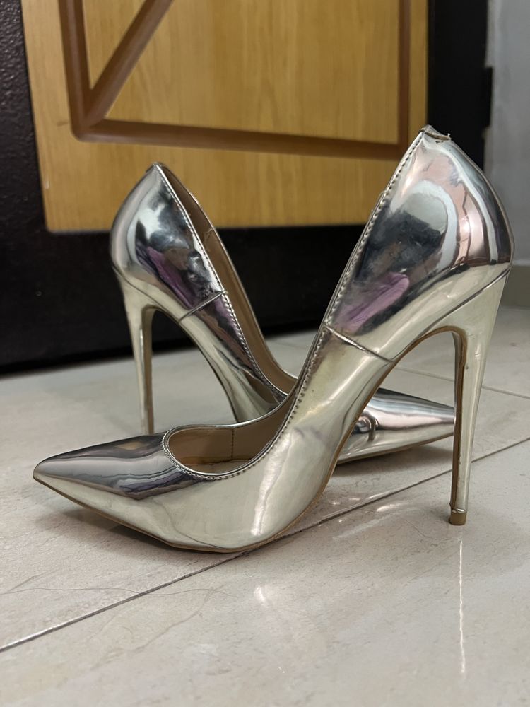 Pantofi stiletto argintii