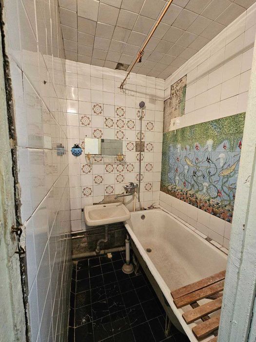 Продаётся 4х комнатная квартира на 2 этаже с развитой инфраструктурой