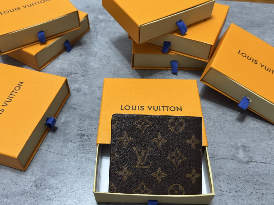 Portofele Louis Vuitton din piele