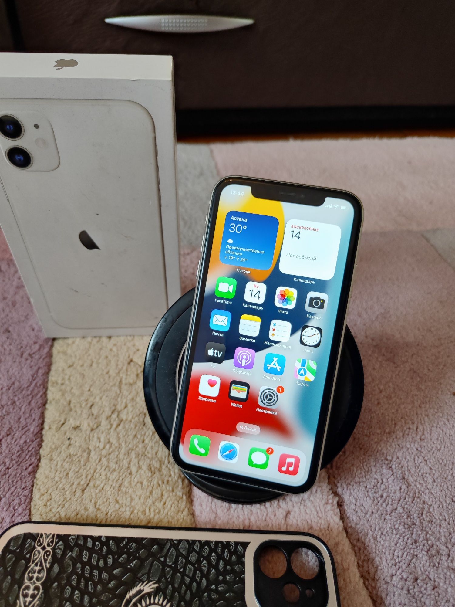 iPhone 11  128гб айфон