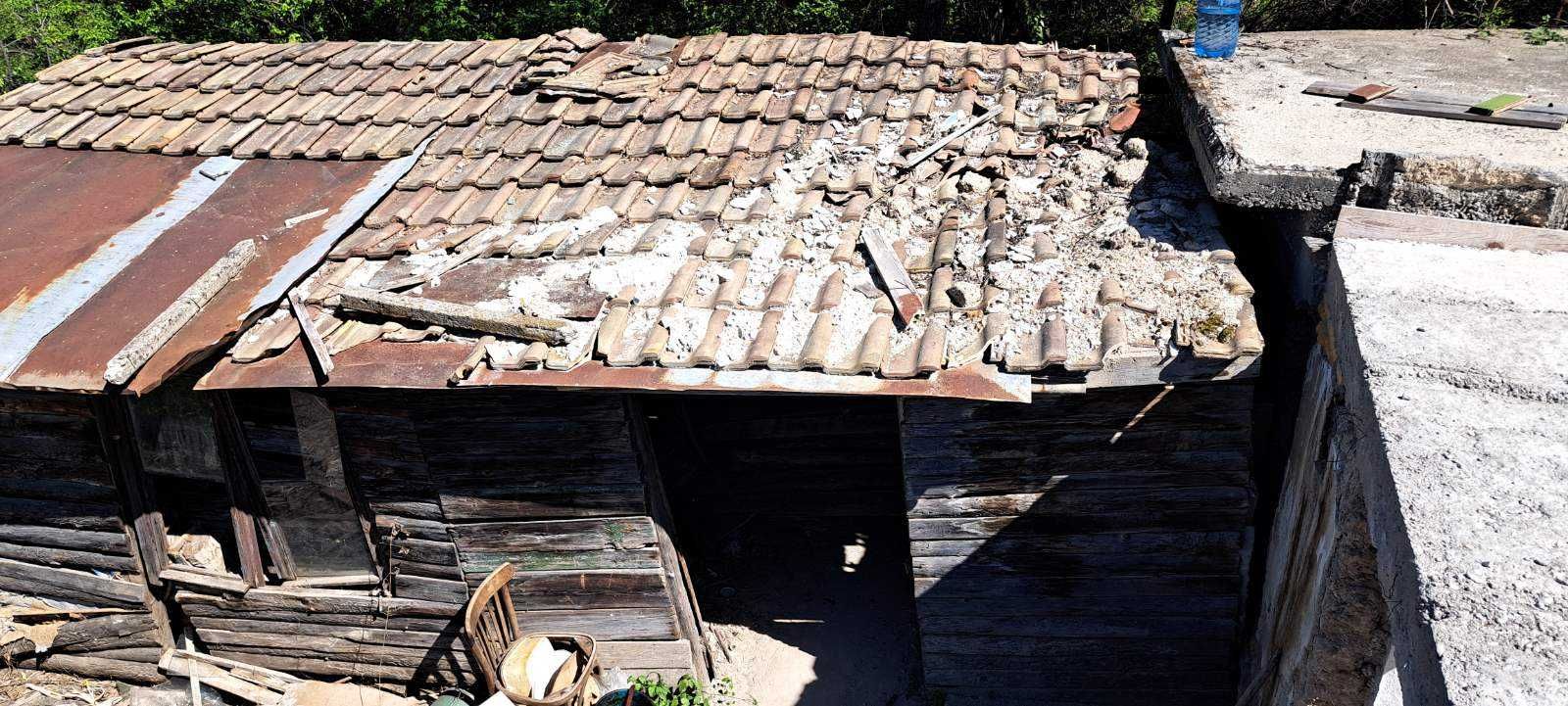 Почистване, извозване боклуци Събаряне на стари къщиСобствен транспорт