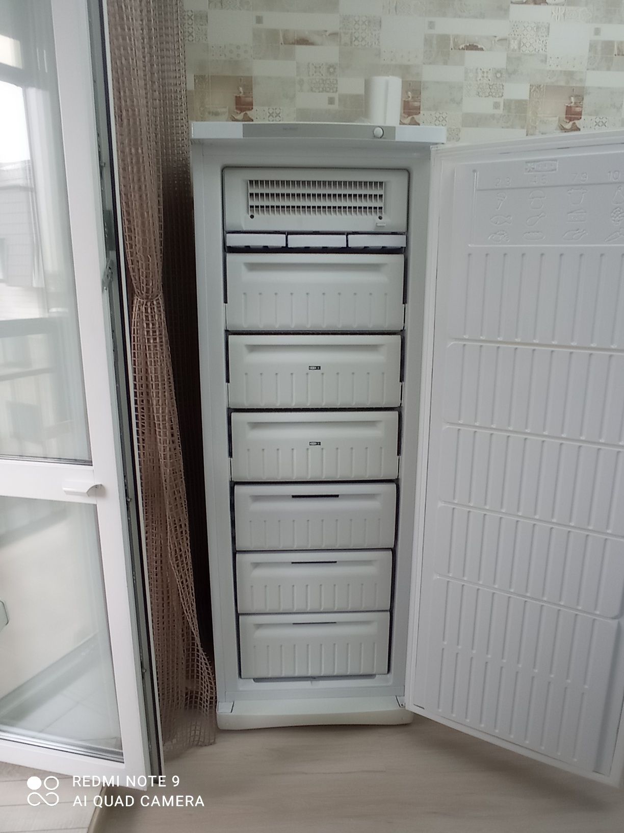 Продам срочно морозильную камеру
