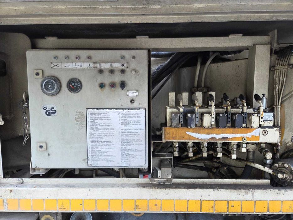 Mercedes Benz - pompa beton Putzmeister