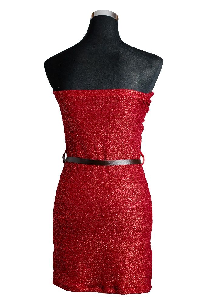 Нова черна или червена рокля с колан