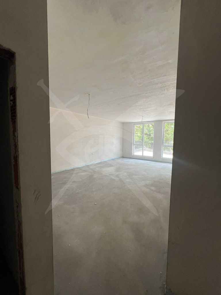 Продава се Двустаен апартамент в Пловдив, Център - 93 кв.м за 2095 €/кв.м - Снимка #4