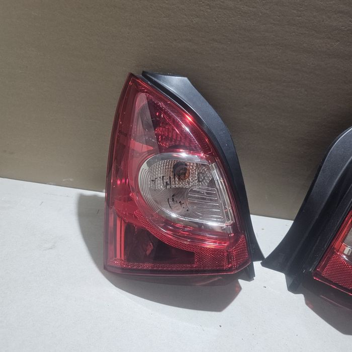 ляв и десен стоп за рено туинго 2012 + RENAULT TWINGO II туйнго