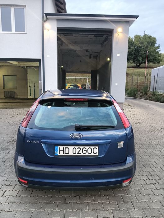 Vând Ford focus 2