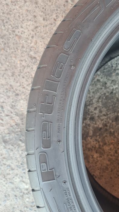 2 anvelope vara Petlas 275/35/18,ca si noi.