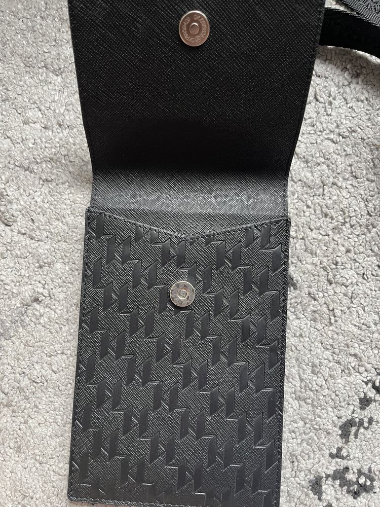 Karl Lagerfeld чанта за телефон