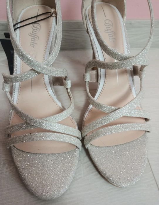 Sandale de ocazie Buffalo argintii