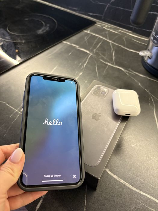 İphone 11 pro max 256 gb в подарок airpods оригинал