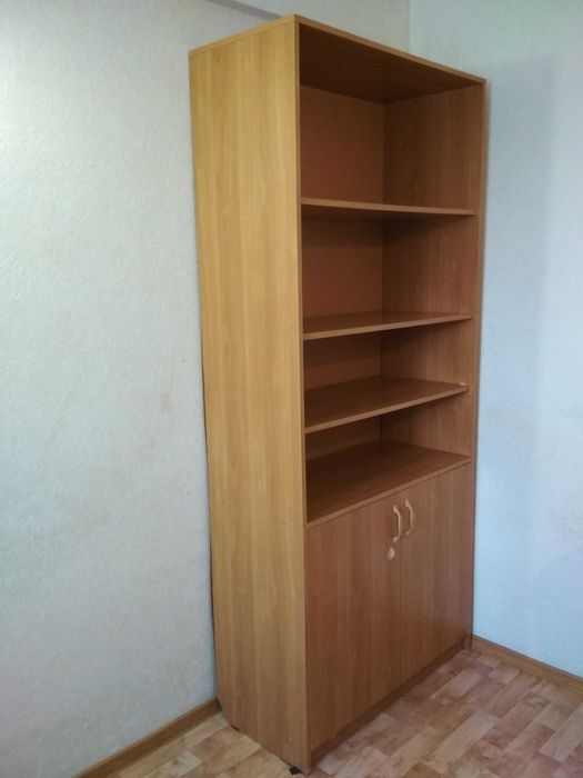 Шкаф книжный с полками! в отл сост!