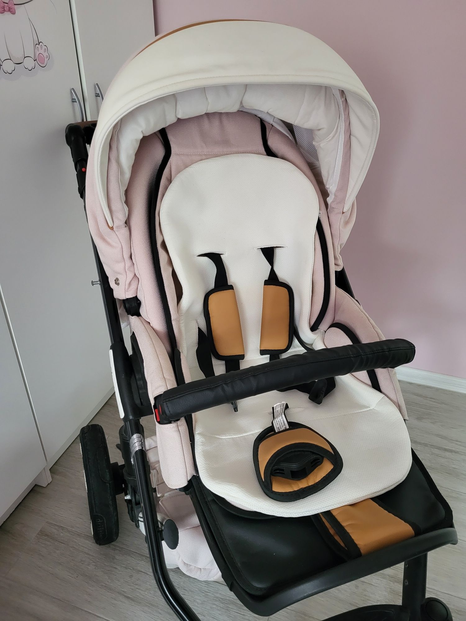 Комбинирата бебешка количка 2 в 1 Milukids Starlet