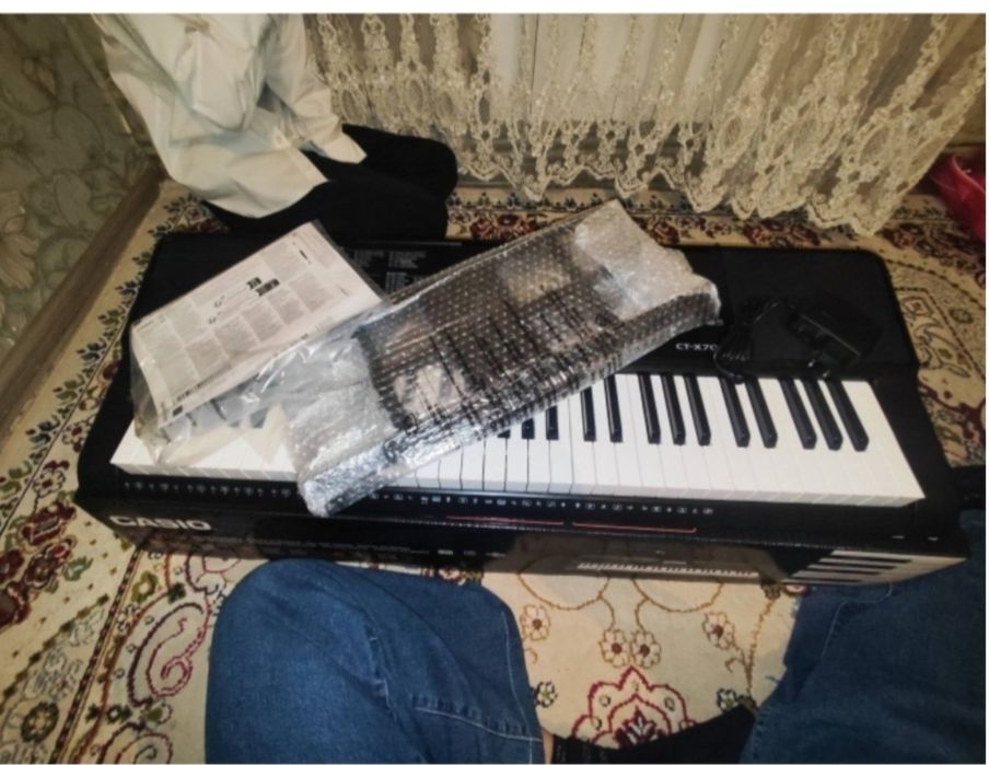 Синтезатор CASIO CT-X700C7 Black  Продам.