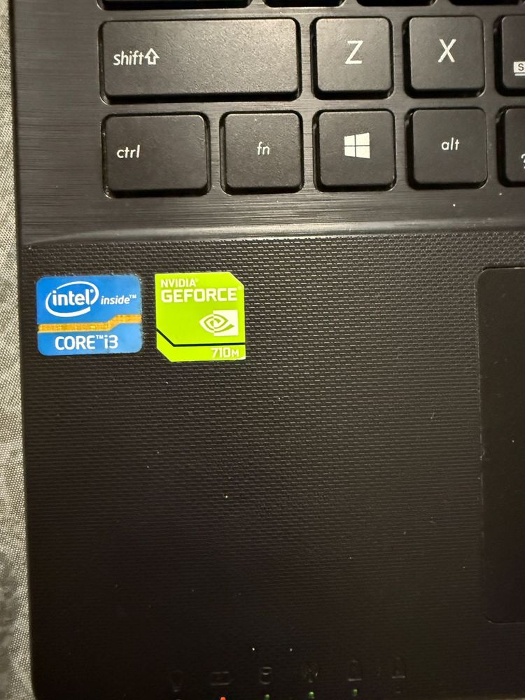Vand Laptop ASUS