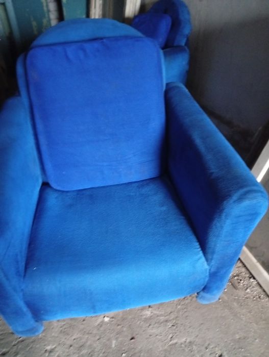 Продам два кресла