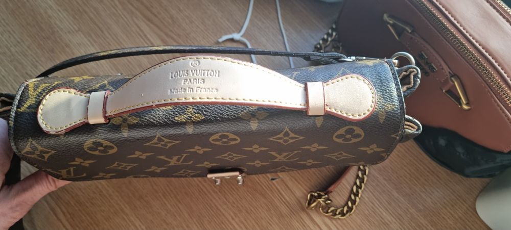 Geanta Louis Vuitton