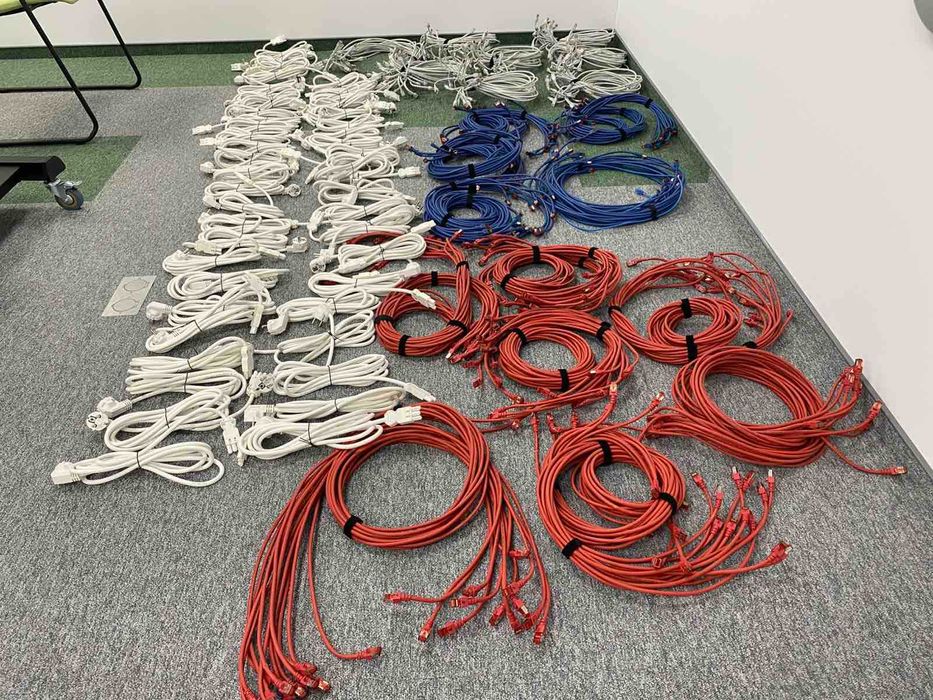 LAN cables 1 m & 2 m and GST 18 cables pole male