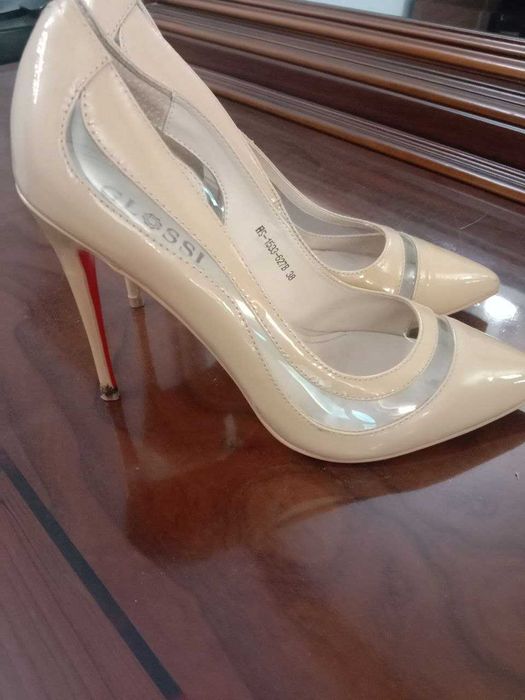 Женские элегантные туфли