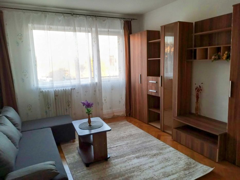 Închiriez ap. 2 camere central