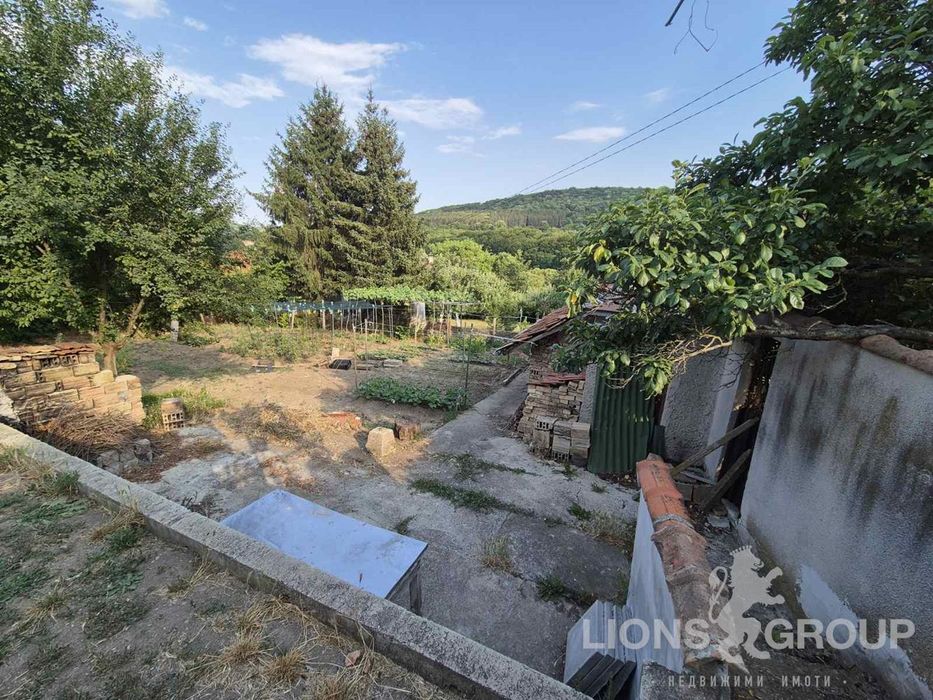 Къща в Варна, област-с.Долище площ 180 цена 180000