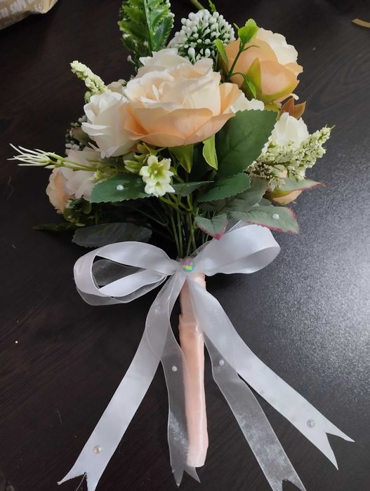 Сватбени бутониери, халат, кутия за халки