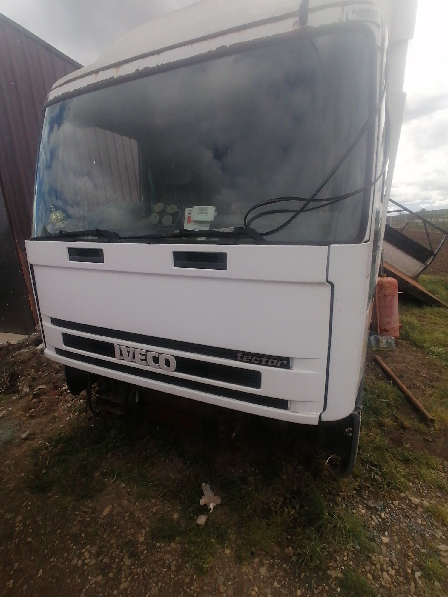 Iveco tector.        7.5t