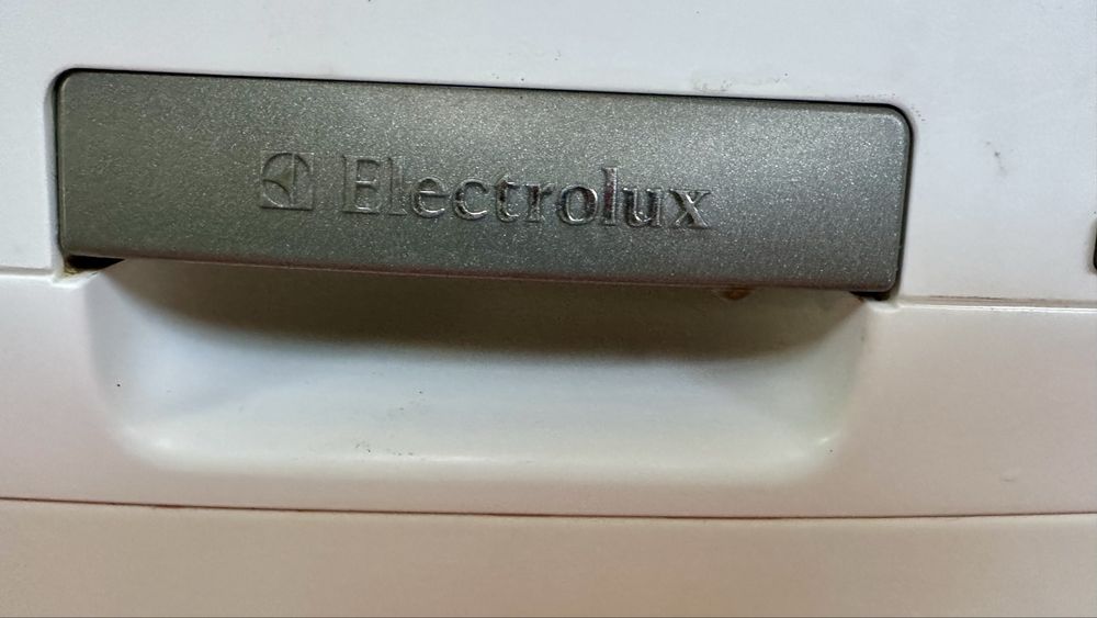 Masina de spalat vase, ELECTROLUX. Modrl XXL, stare ecelenta!