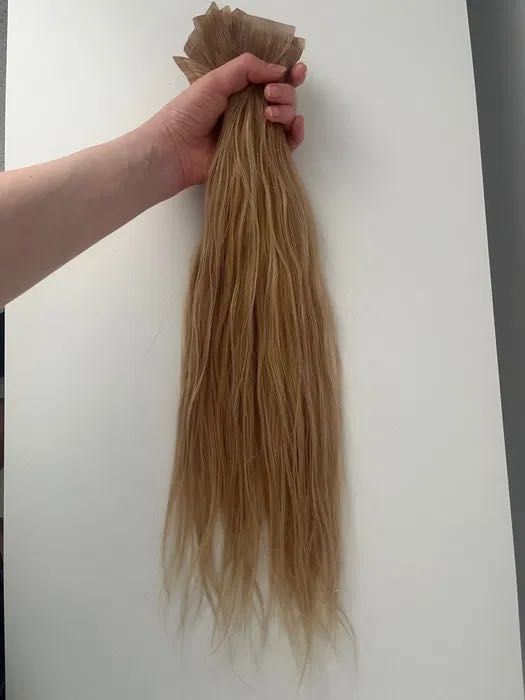 extensii tape-on naturale, 45cm. Setul contine 68 suvite complete.