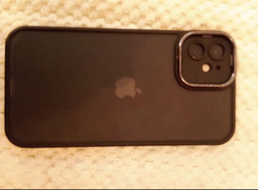 Айфон 11 в хорошем состояний