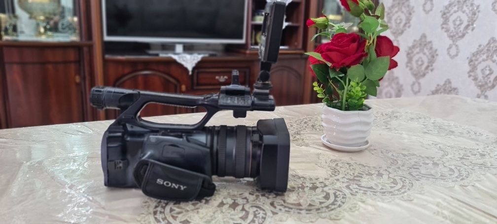 Японский видео камера SONY 2200