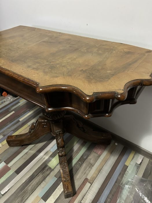 Masa veche pentru restaurat