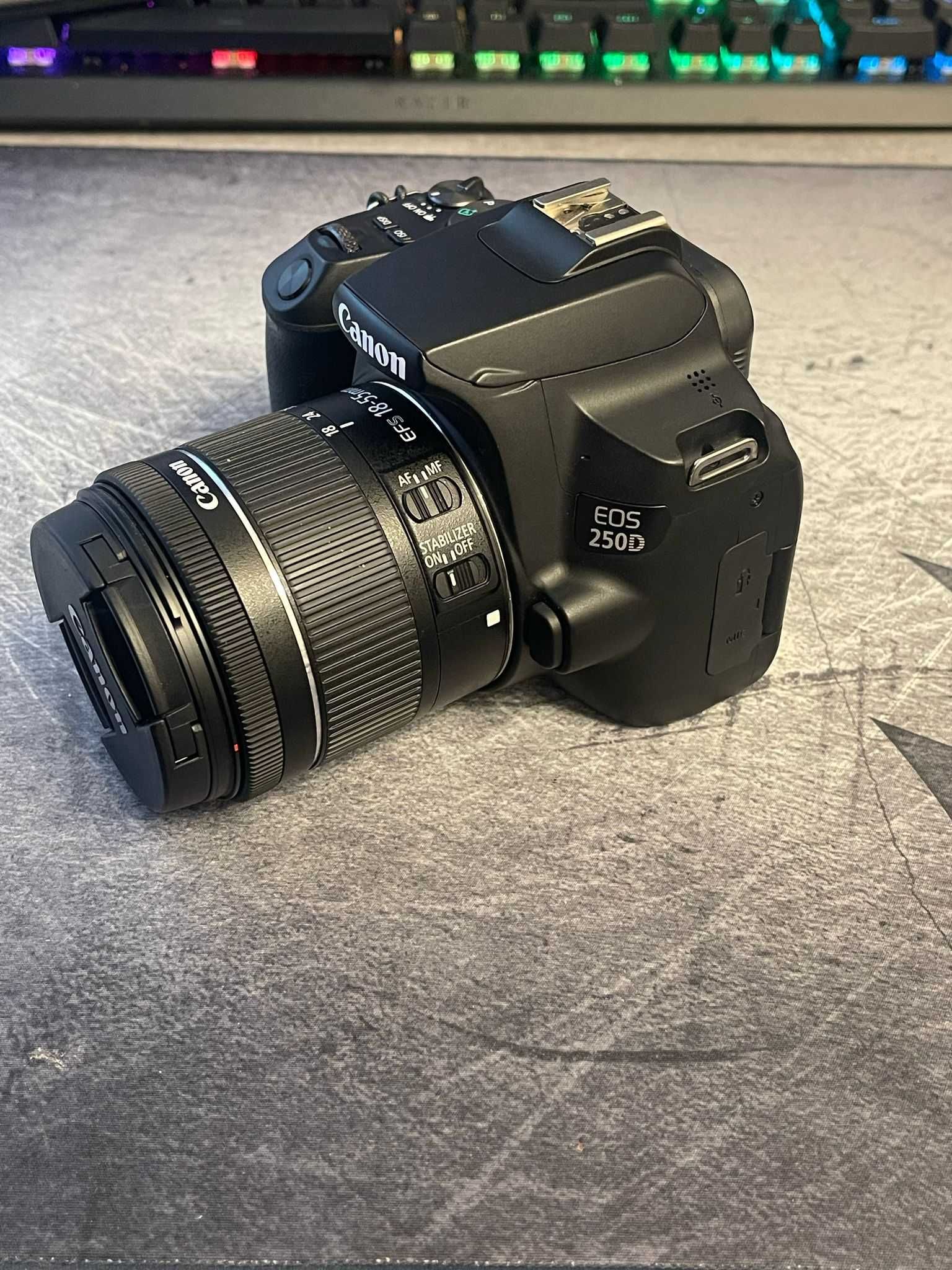 Canon 250D + obiectiv 18-55 f4-5.6 IS STM cu garantie