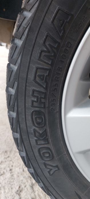 Продам зимние шины/резину Ykohama 235/55/R18