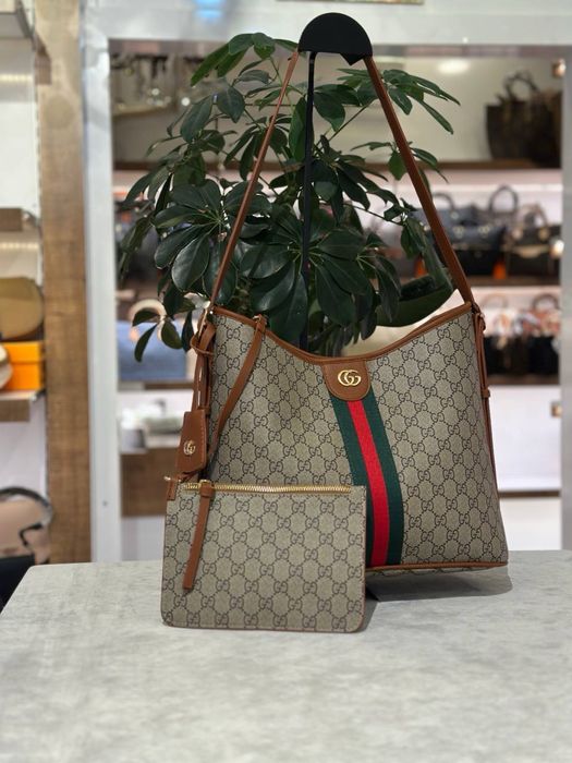 Geanta Gucci noua !!! Dimensiuni 40/26 !!!