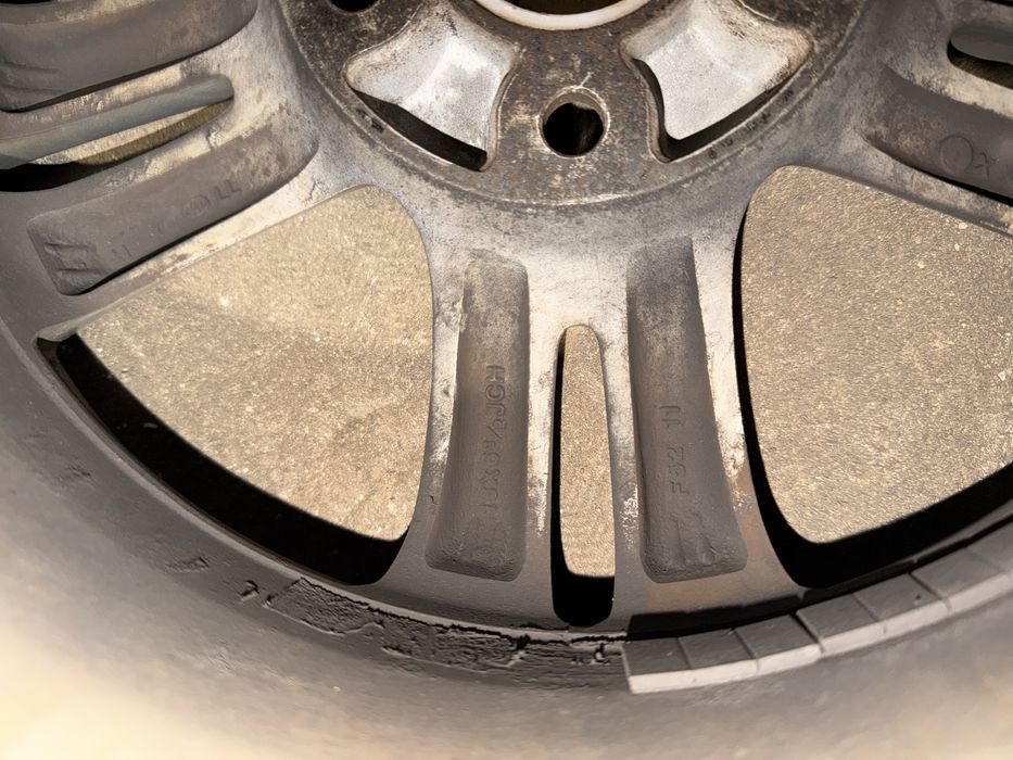 Продавам алуминиеви джанти с гуми 16” Мазда/Mazda