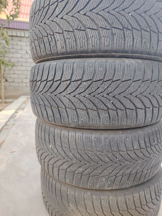 Комплект зимних шин 235/45/18