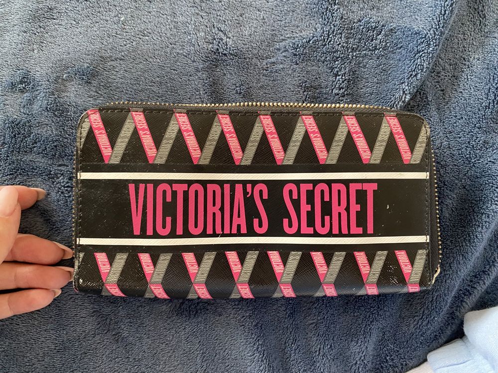 Портфейл Victoria’s secret