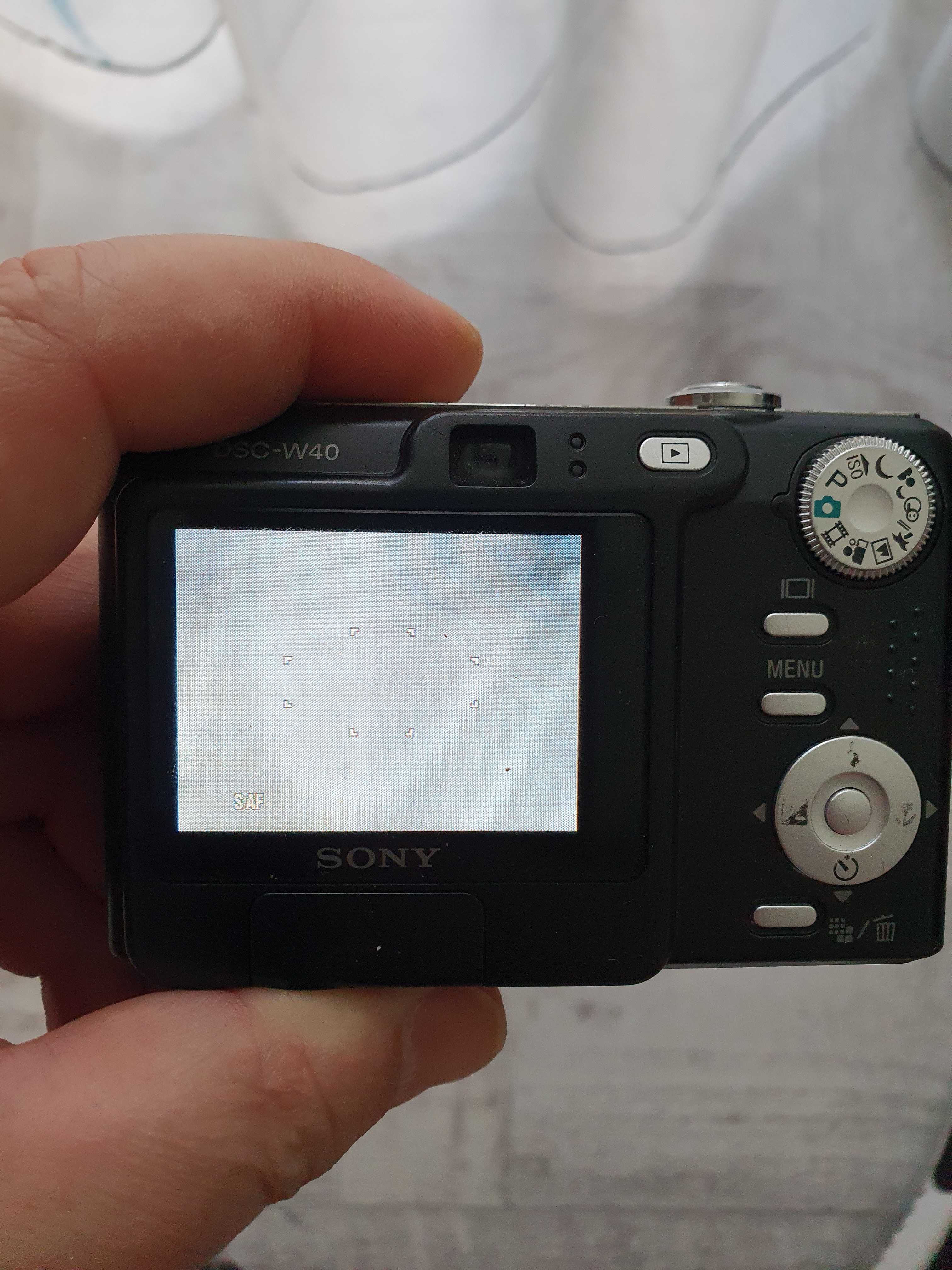 Sony DSC-W40 cameră foto testată și funcțională. Baterie, încărcător!