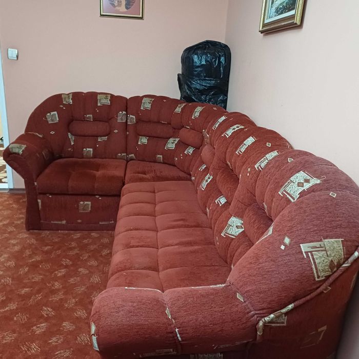 Ъглов разтегателен диван.