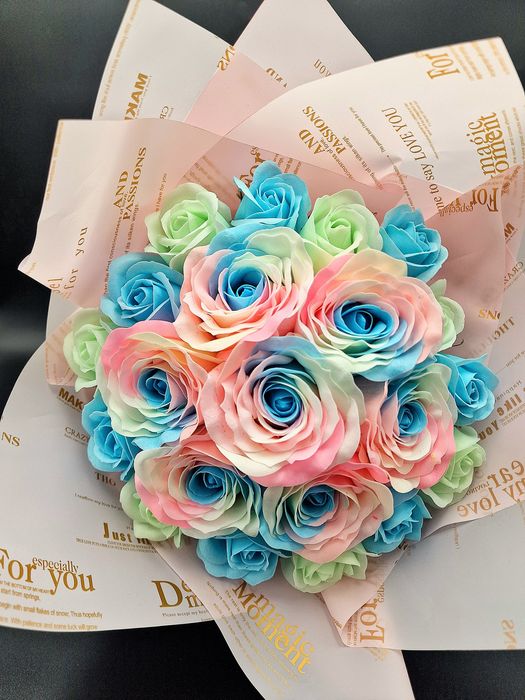 Buchet de trandafiri de sapun flori FOSFORESCENTE