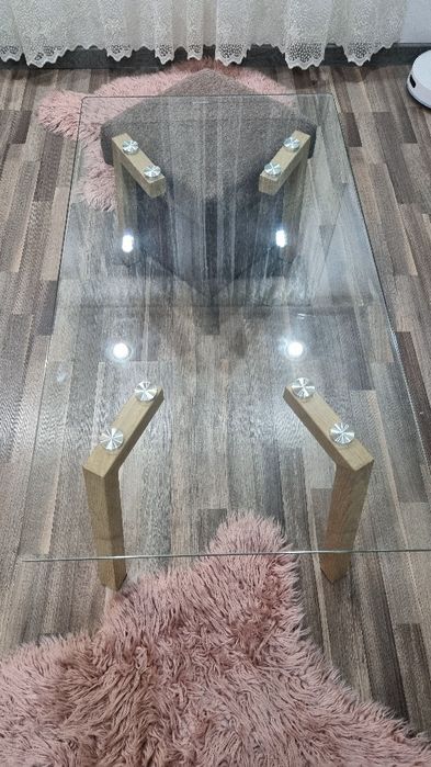 Masa sticla impecabila