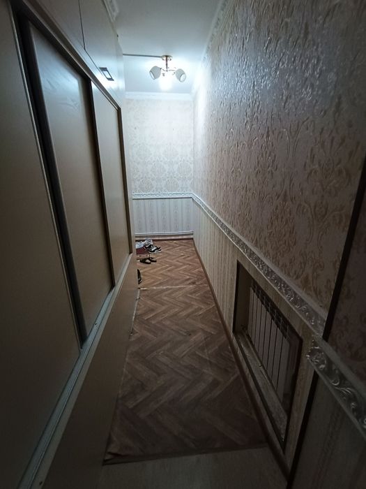 Продаётся 1-комнатная кирпичная квартира в Чирчике